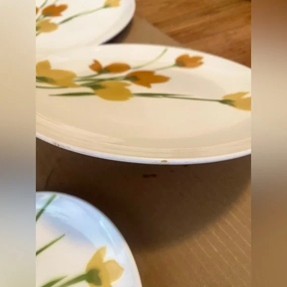 DAPHANE IRONSTONE 4209 PLATE ROUND PLATTER JAPAN Yellow Orange Floral tulip